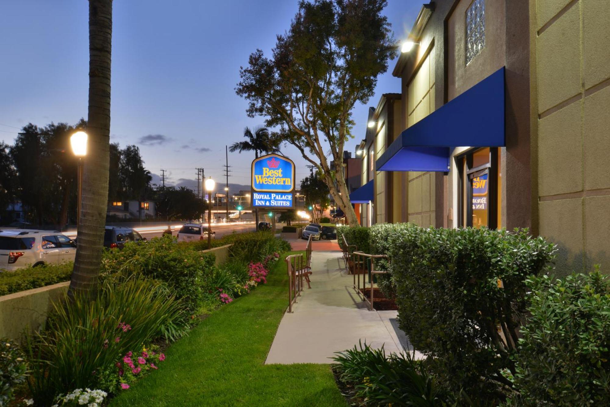 Best Western Royal Palace Inn & Suites — Photos 1
